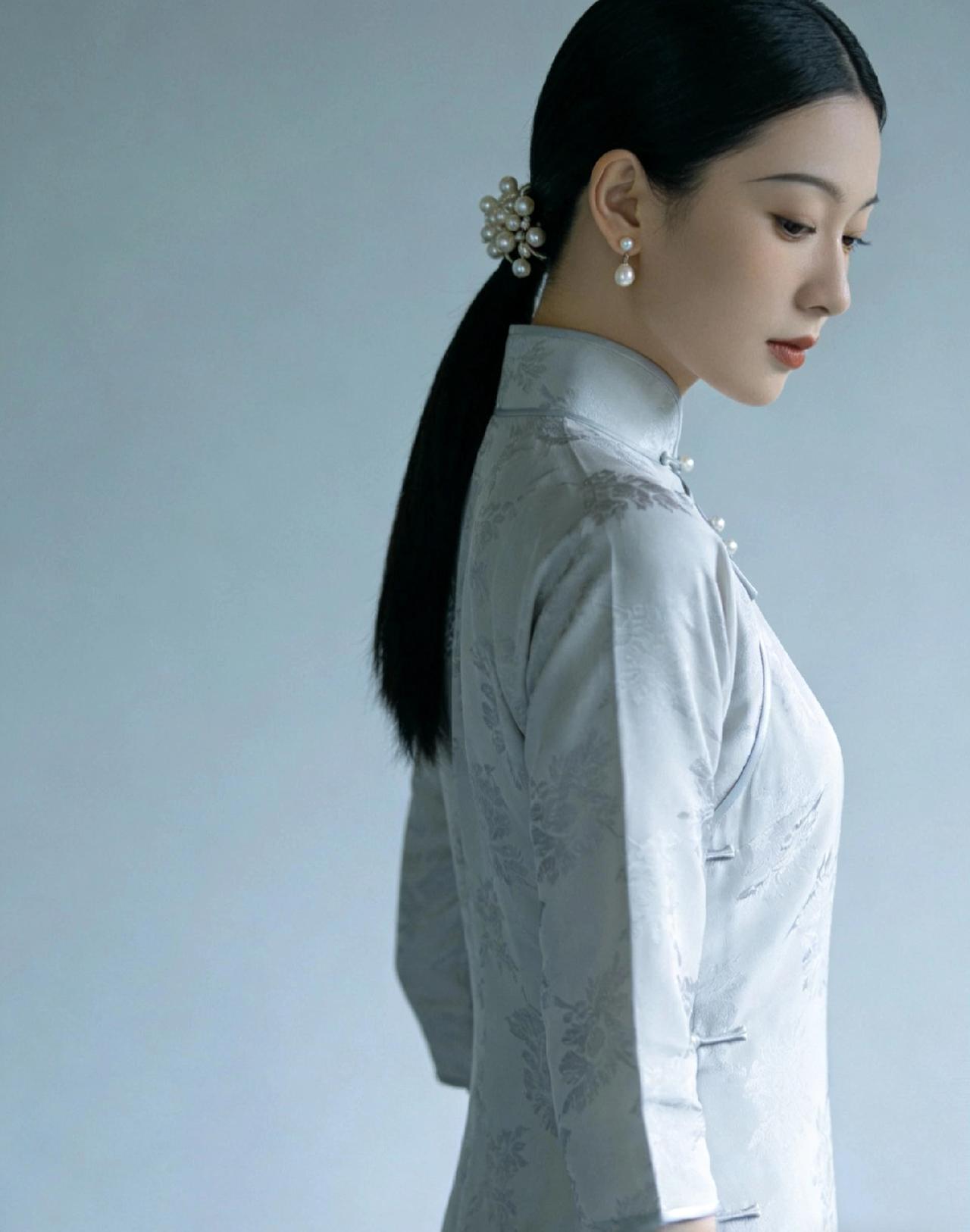 旗袍高级感的3个核心，穿出东方韵味的精髓
 
旗袍作为东方美学的极致代表，想要穿