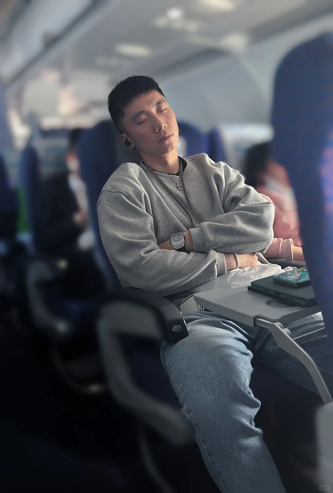 ✈️上被偷拍了