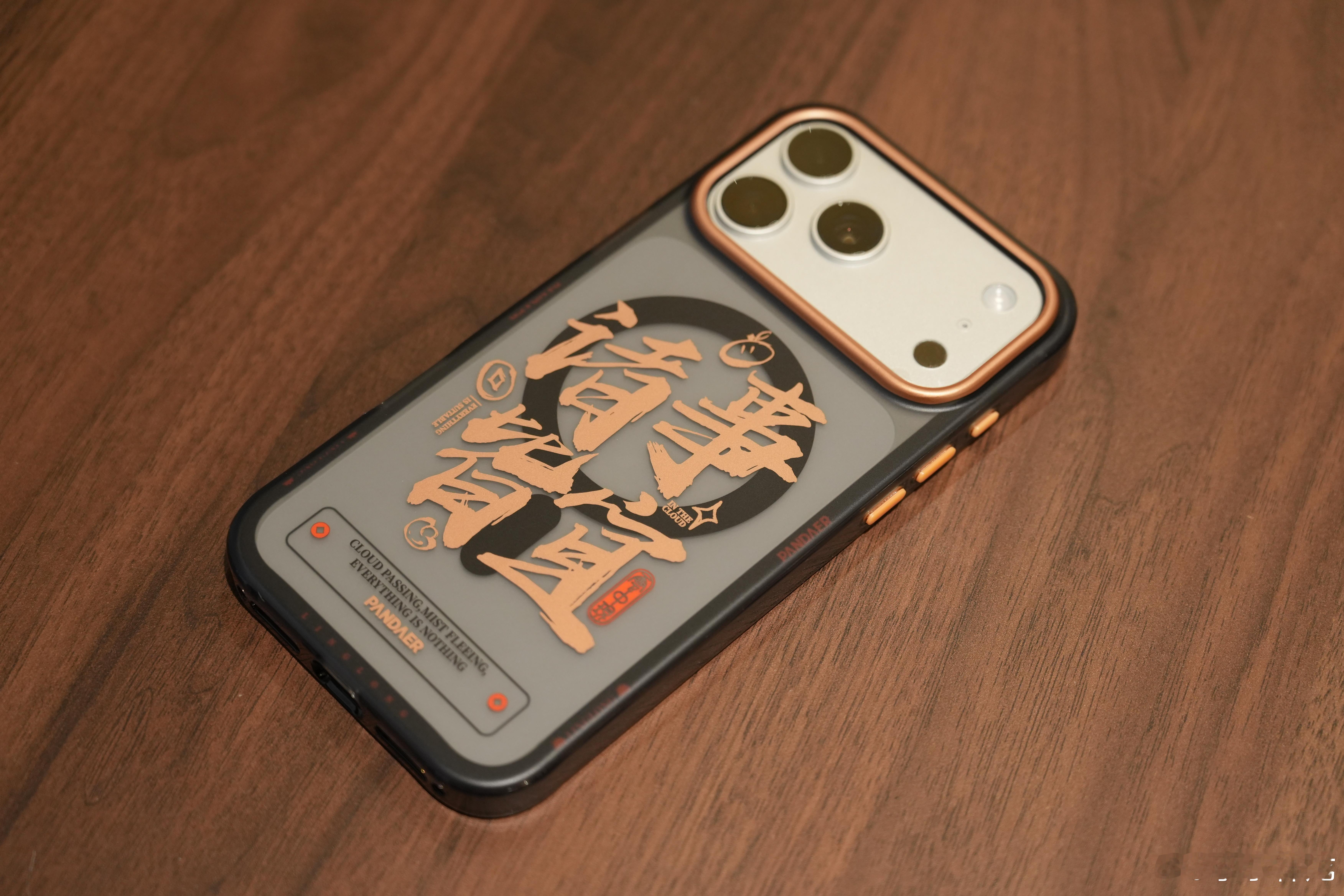 买过最不会吃灰的电子产品手机包不吃灰的，从年轻人到老年人，任何一个年龄段都离不开