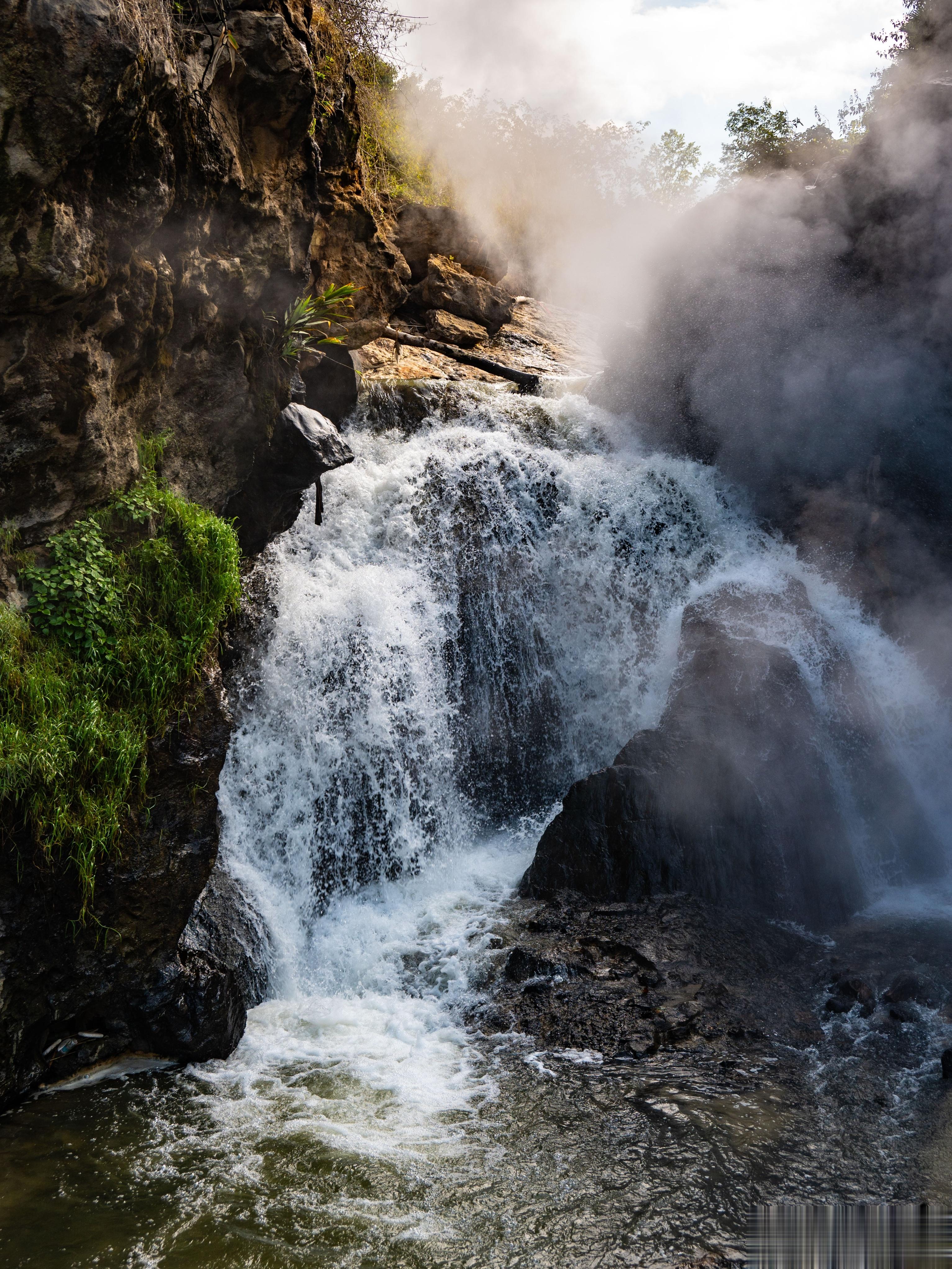 #记录旅行##有一种叫云南的生活##早安云南# 腾冲温泉是“世界六大温泉”之一，