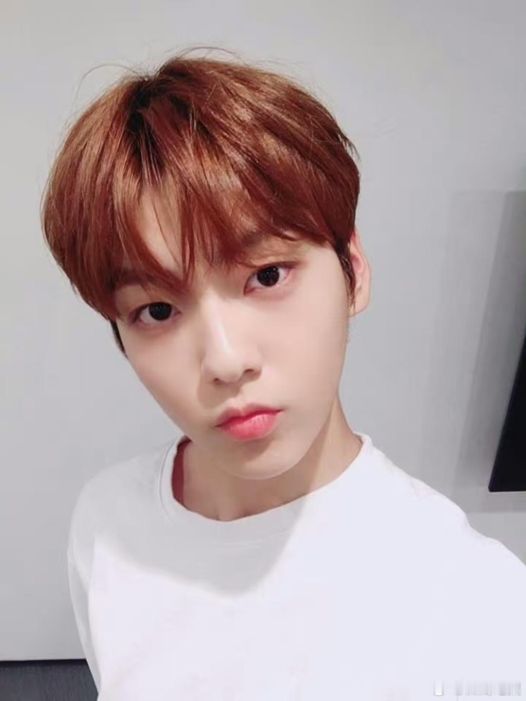 又长大一岁呢  时间真快 