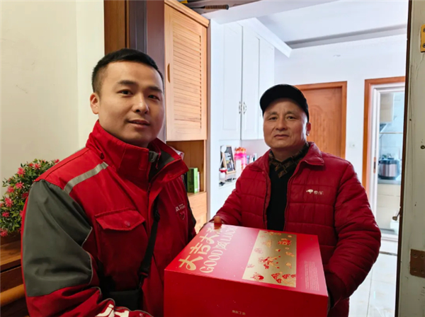 京东001号快递员存款百万 有一说一京东和顺丰的快递员他们的待遇应该挺好的家附近