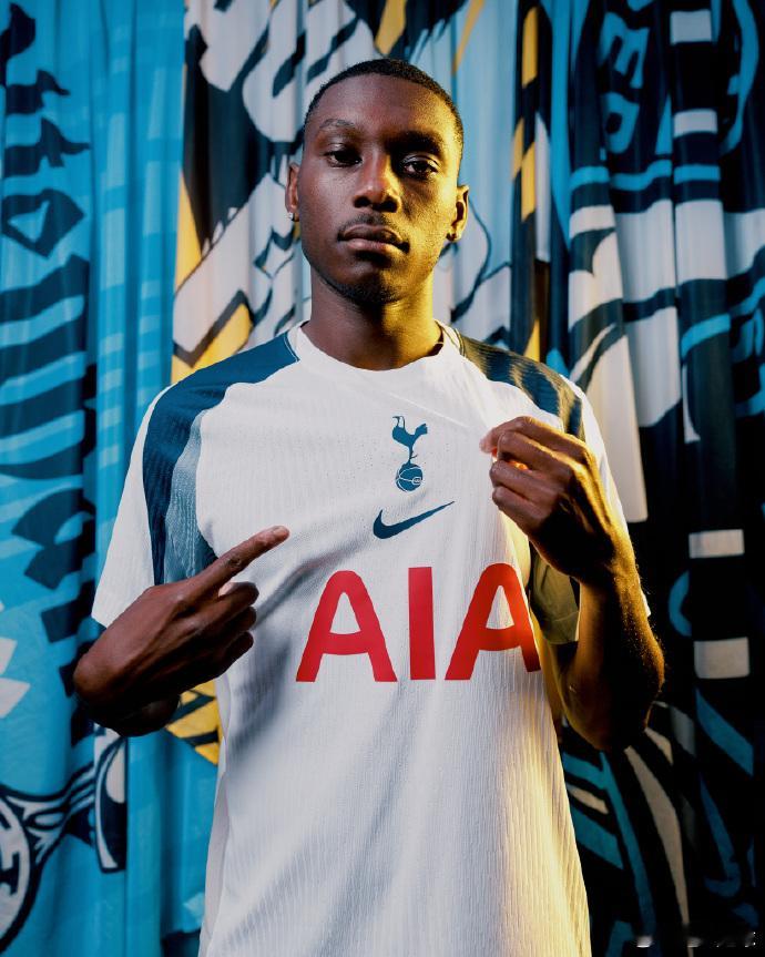 尤文全力运作穆阿尼回归 冬窗转会上演三方博弈尤文冬窗锋线补强锁定旧将穆阿尼，这笔