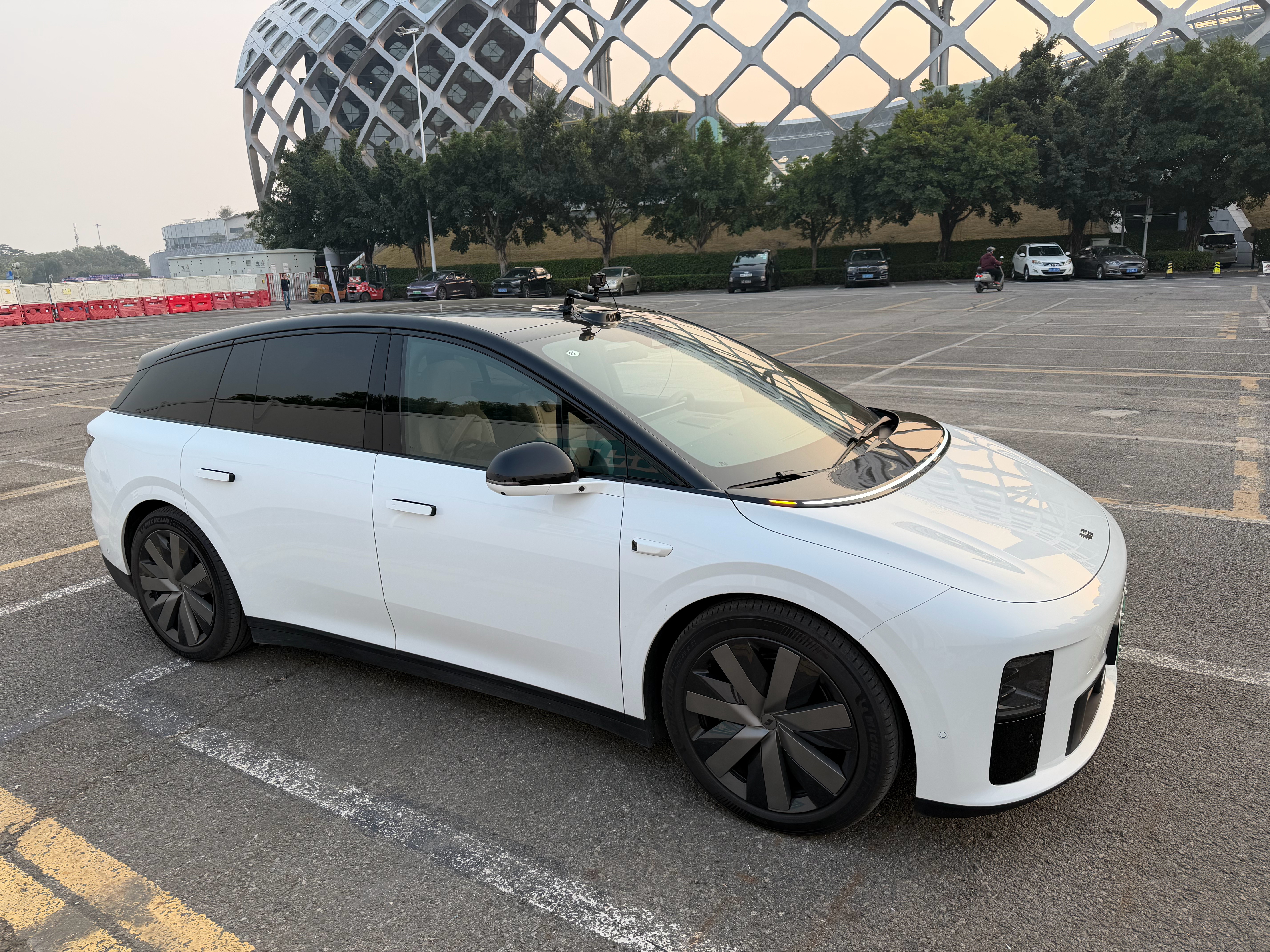 理想 OTA8.2 这个版本的辅助驾驶白天项目测试完毕，接下来，夜间！无路灯！走