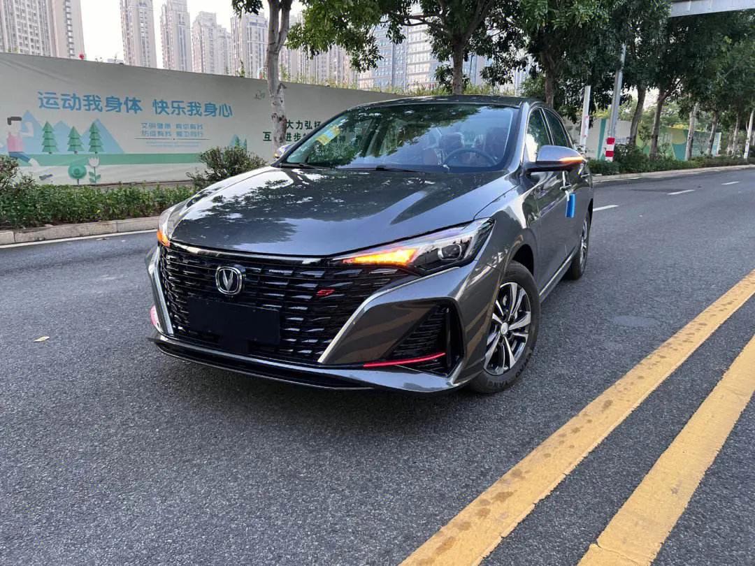 长安这两年转型还可以啊，我21年底买的长安逸动，当时我觉得长安主要的产品还是55