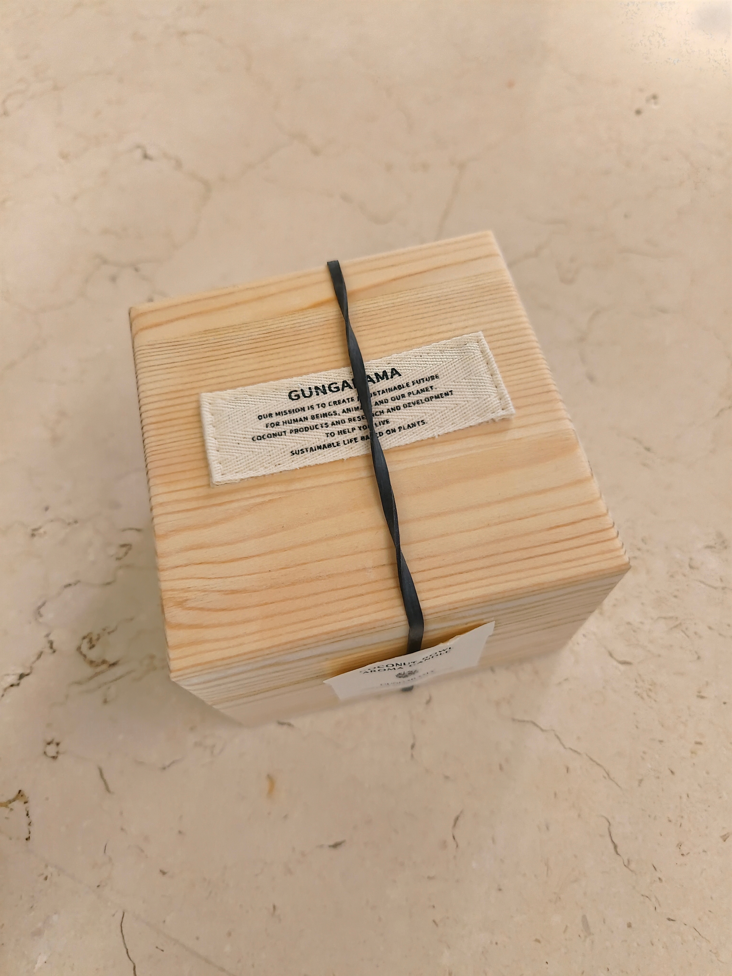 【小娴的抽奖】给大家抽一个颜值高、味道也不错的香薰蜡烛转发评论→网页链接（戳链接