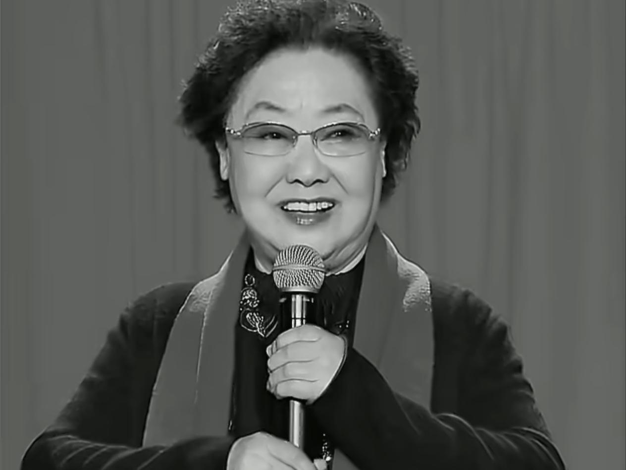 老艺术家郭兰英走了。
她没有死于贫穷，
更没有死于寒冷和饥饿，她最后只是被疾病给