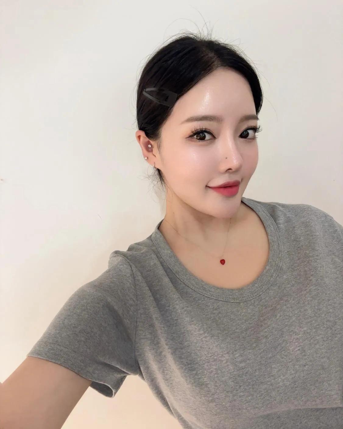 花间一壶酒
#分享心仪佳人# #靓妹倩影分享# #欣赏佳人风采# #美不美女士#