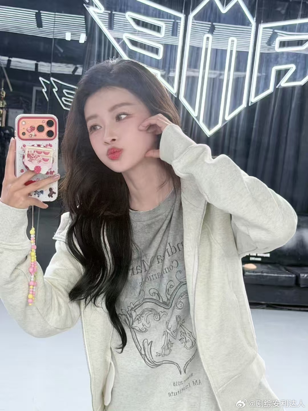 汪苏泷问孙怡是奔着夺冠去吗孙怡感觉说的像内幕乘风2026 汪苏泷调侃参加《乘风2