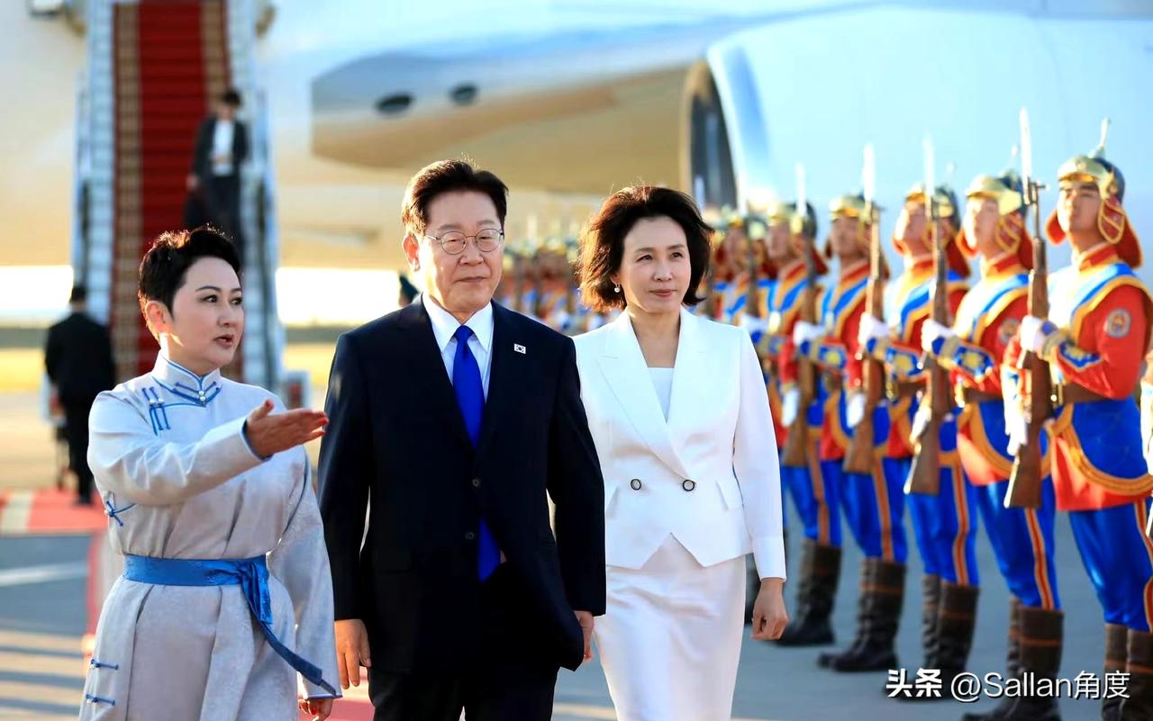 李在明访蒙古国的目的和日本一样：意在稀土、铜矿等关键矿产！

李在明出场之后的表