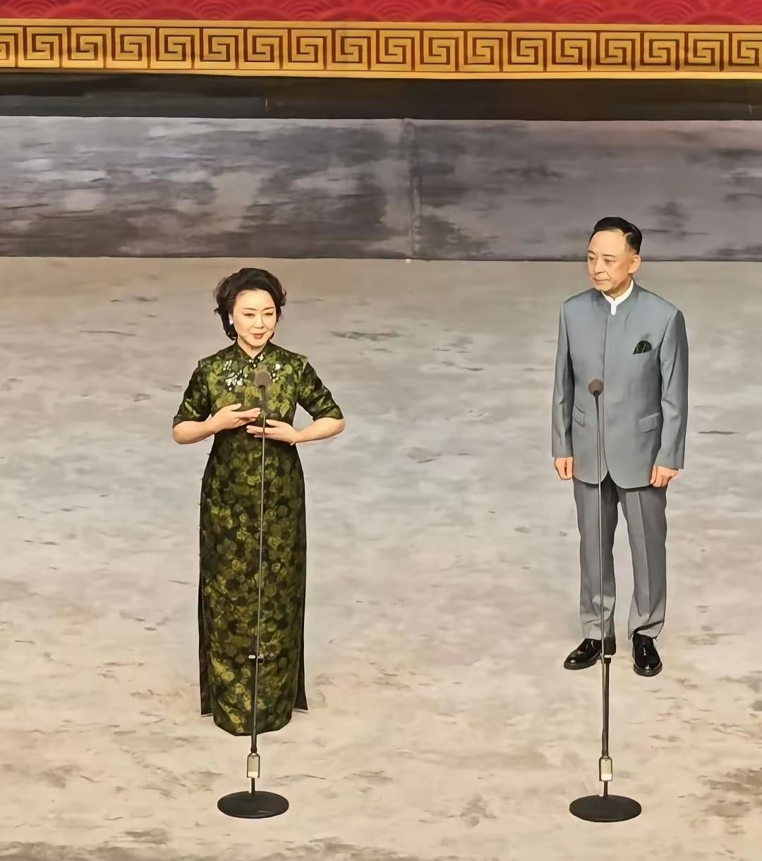 第一眼以为是p图，把人物都p的凌空了，再仔细一看，这哪里是p图，完全是现场拍摄的