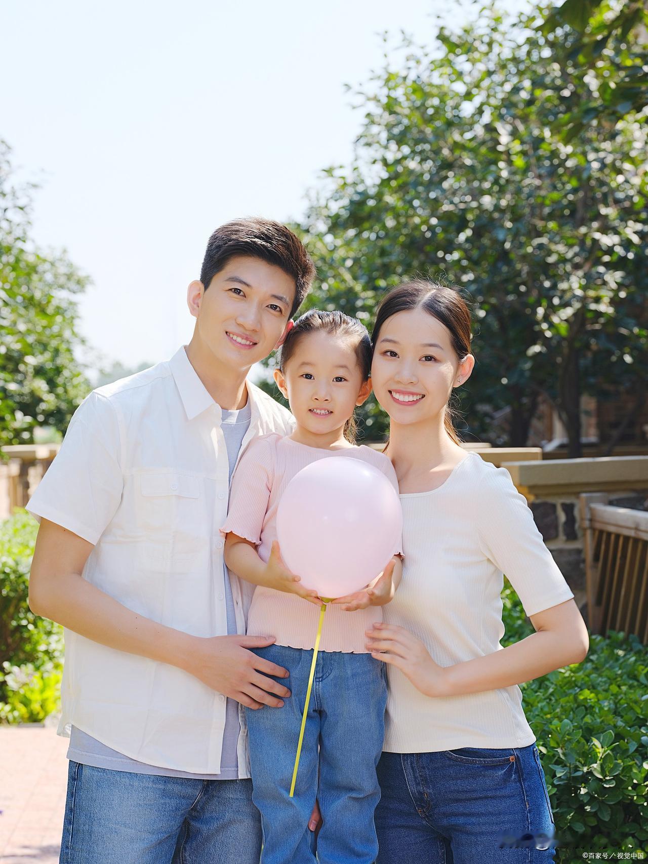 奉劝大家一句：
"千万不要和任何人，
说自己的孩子。"
好的别说，
坏的也别讲。