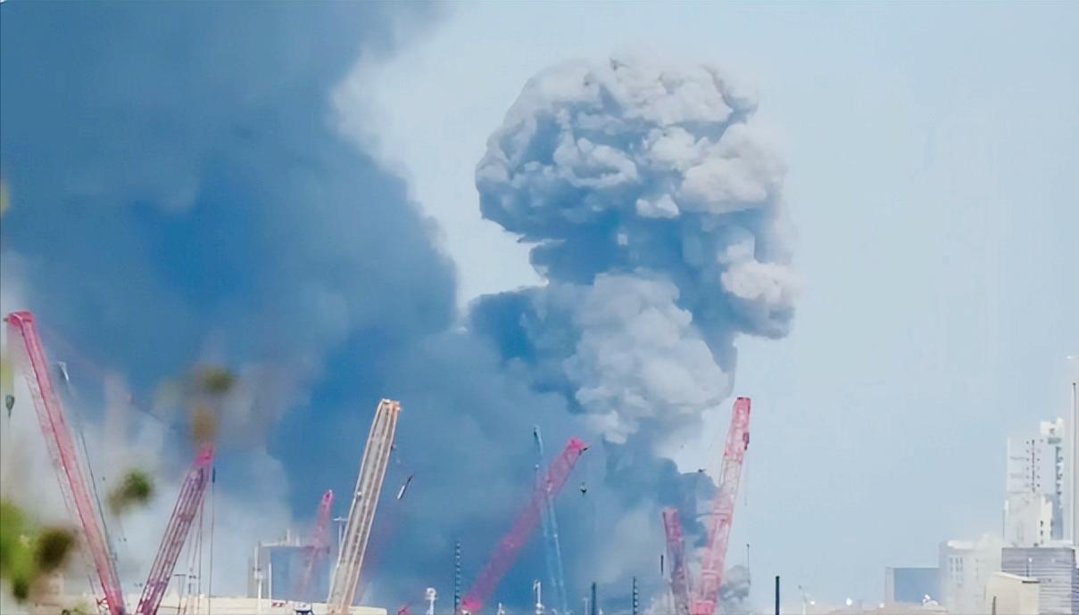 几十年来第一次！伊朗几天就打残美军中东航母基地，二战结束后从没吃过的大亏的美国，