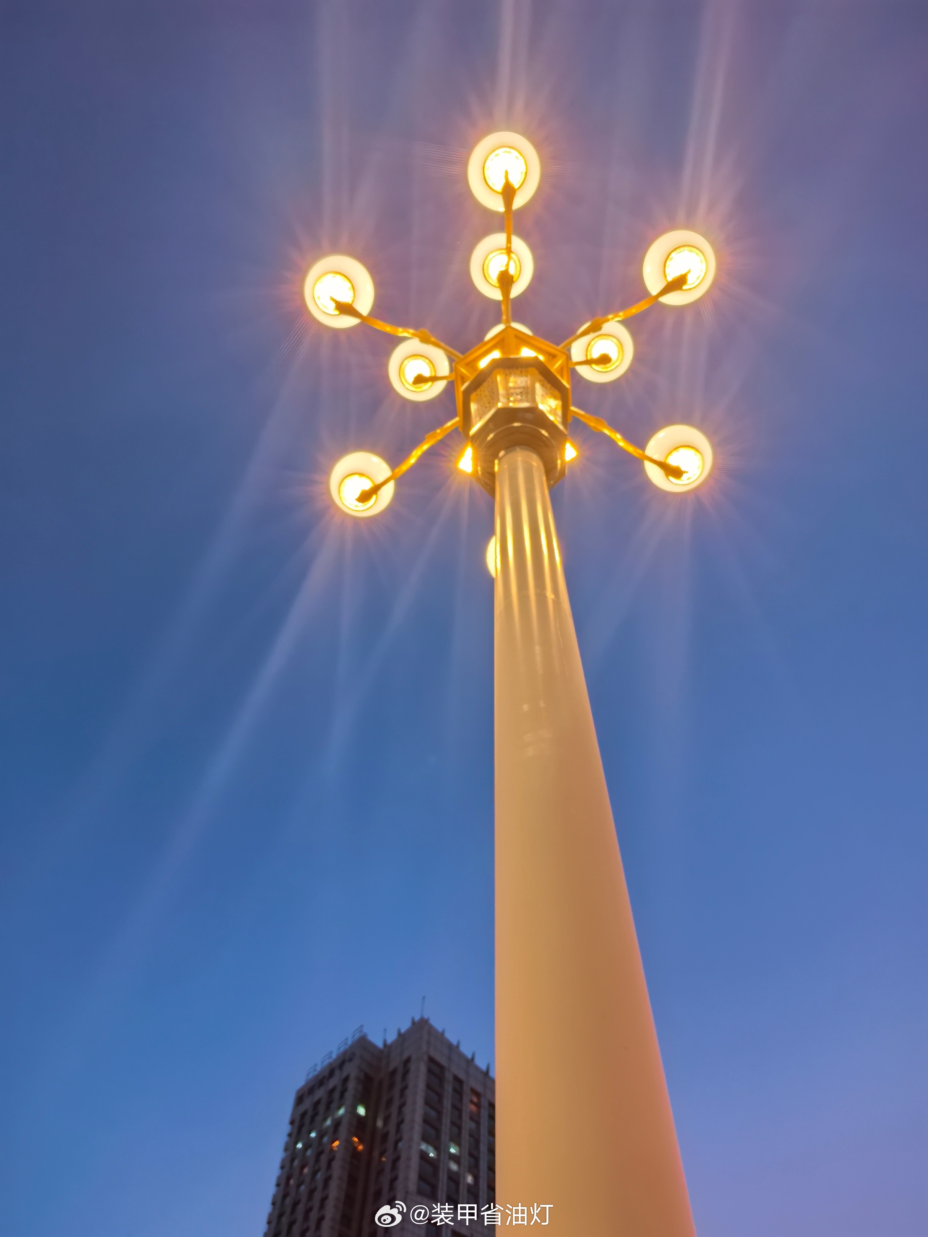 伊朗称将击毁拟穿霍尔木兹海峡船只是不是真有水雷谁也不知道关键是没人敢去试试，就算