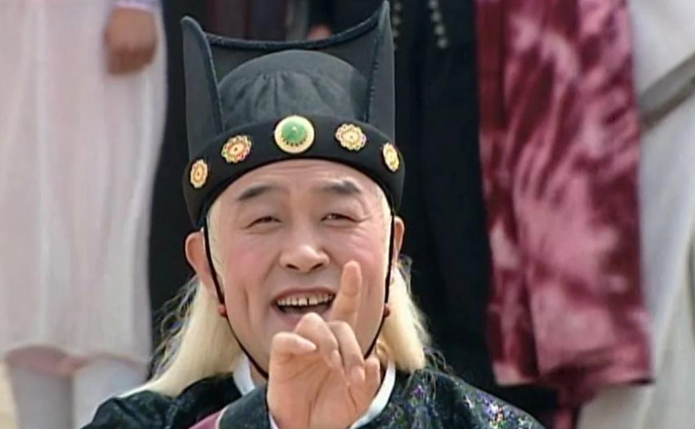 有粉底吗？
有！
粉底厚吗？
厚！
但没人嫌他们不能打，
都是一上来就替主角担心