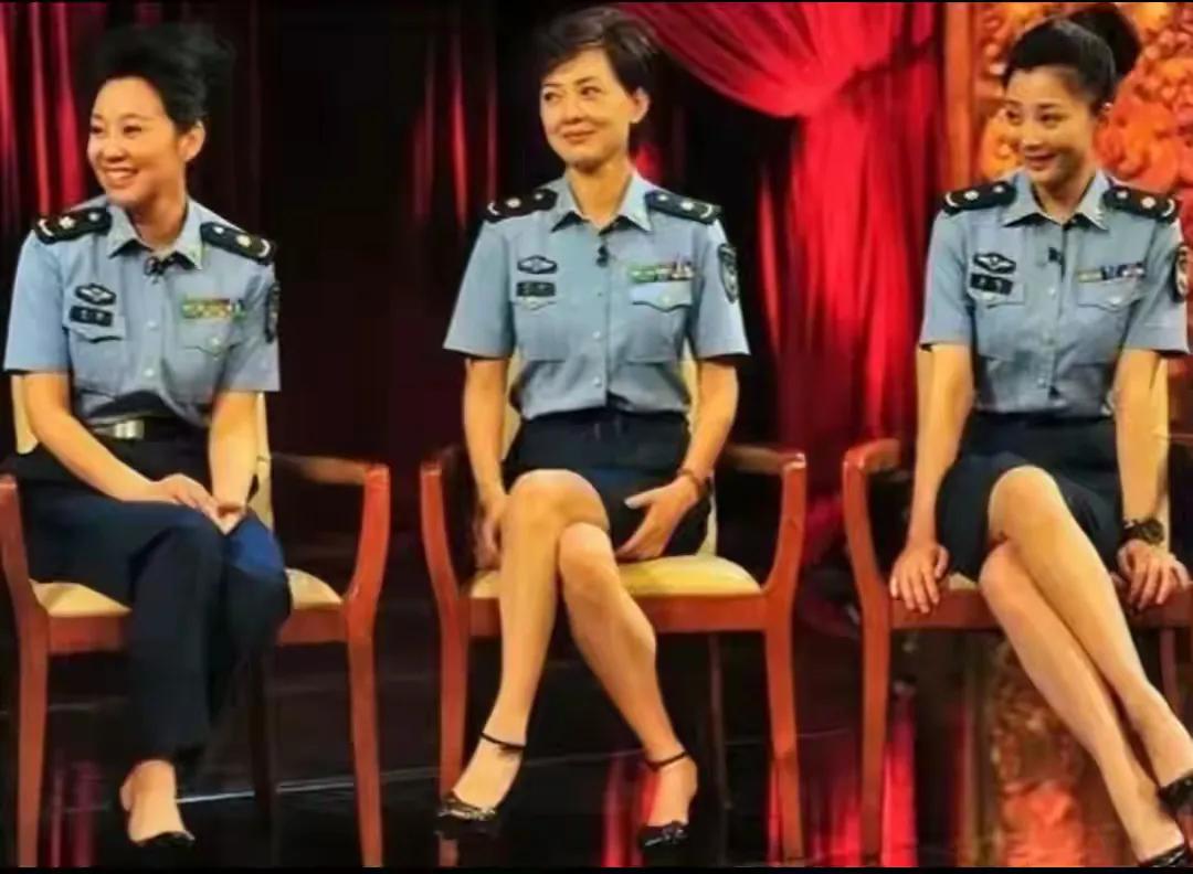原来她们三位都当过兵？
