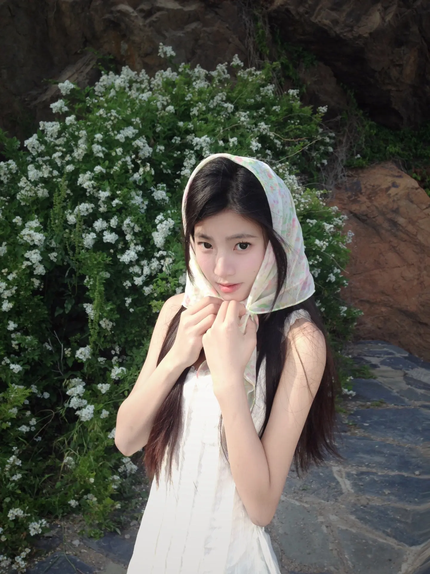 苍白的话语刺痛着耳朵