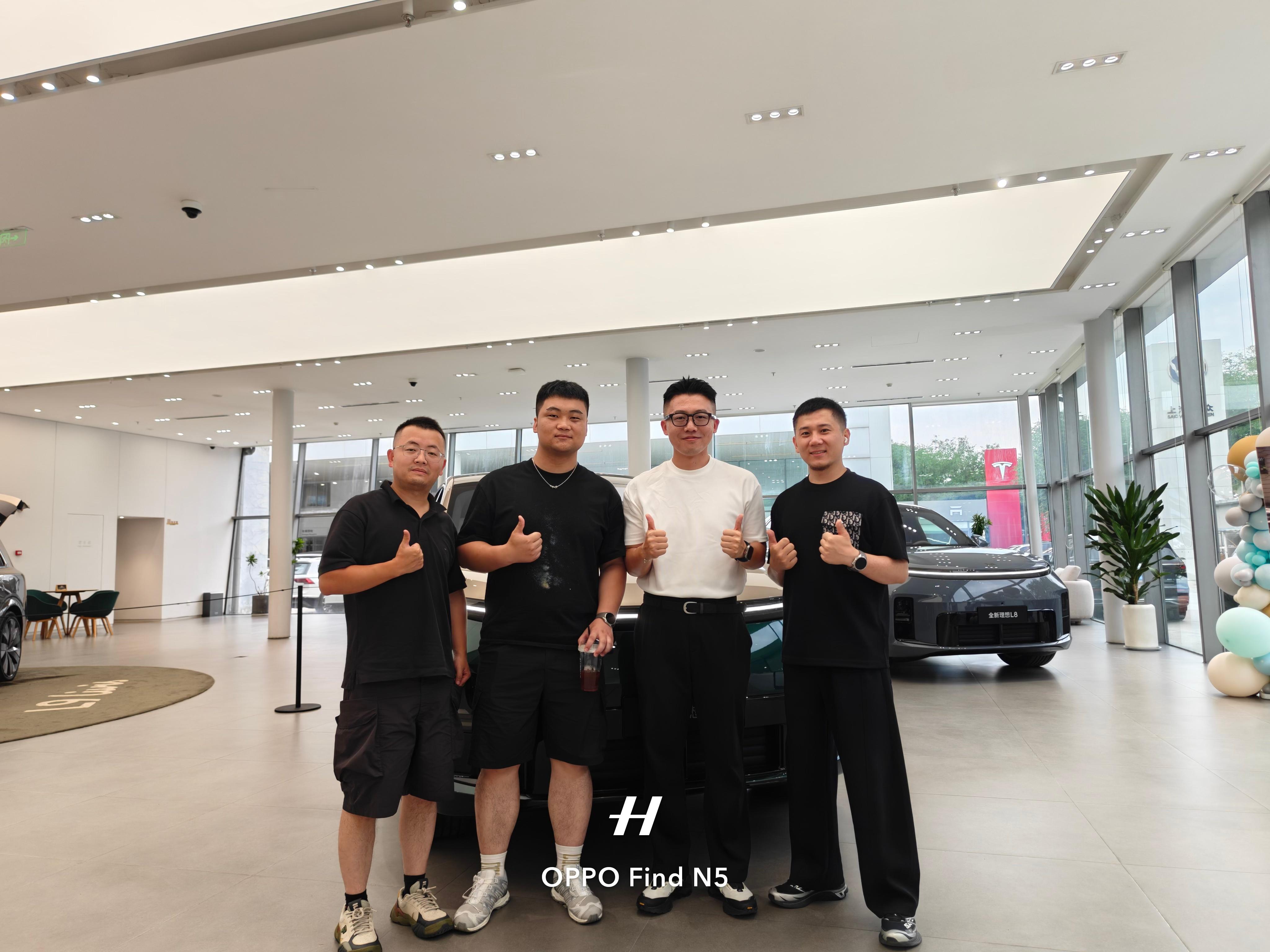 拜访西安浐灞店，理想销冠门店，面积并不大，客户却很多，厉害了全新理想l8理想旅行