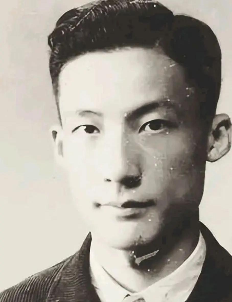 1949年，毛人凤下令处死朱君友。朱君友在坦然赴死的过程中，突然发现枪决他的2名