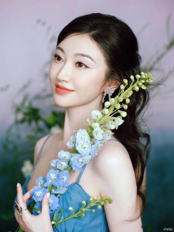 想看景甜参加浪姐你好星期六看完只想说：景甜请立刻去浪姐！舞蹈功底这么好，舞台绝对