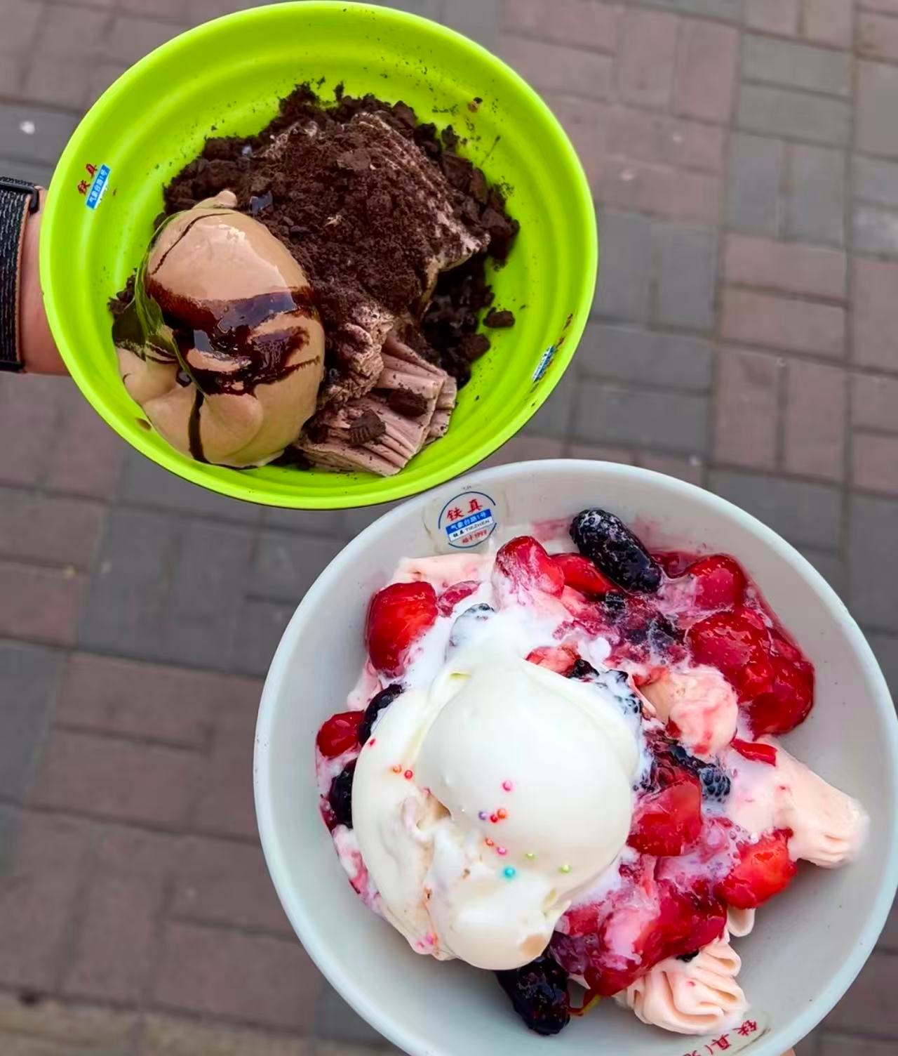 维嘉海涛雪琴在天津吃到权威刨冰 来天津，怎么能少一碗老味刨冰🍧李维嘉、杜海涛、