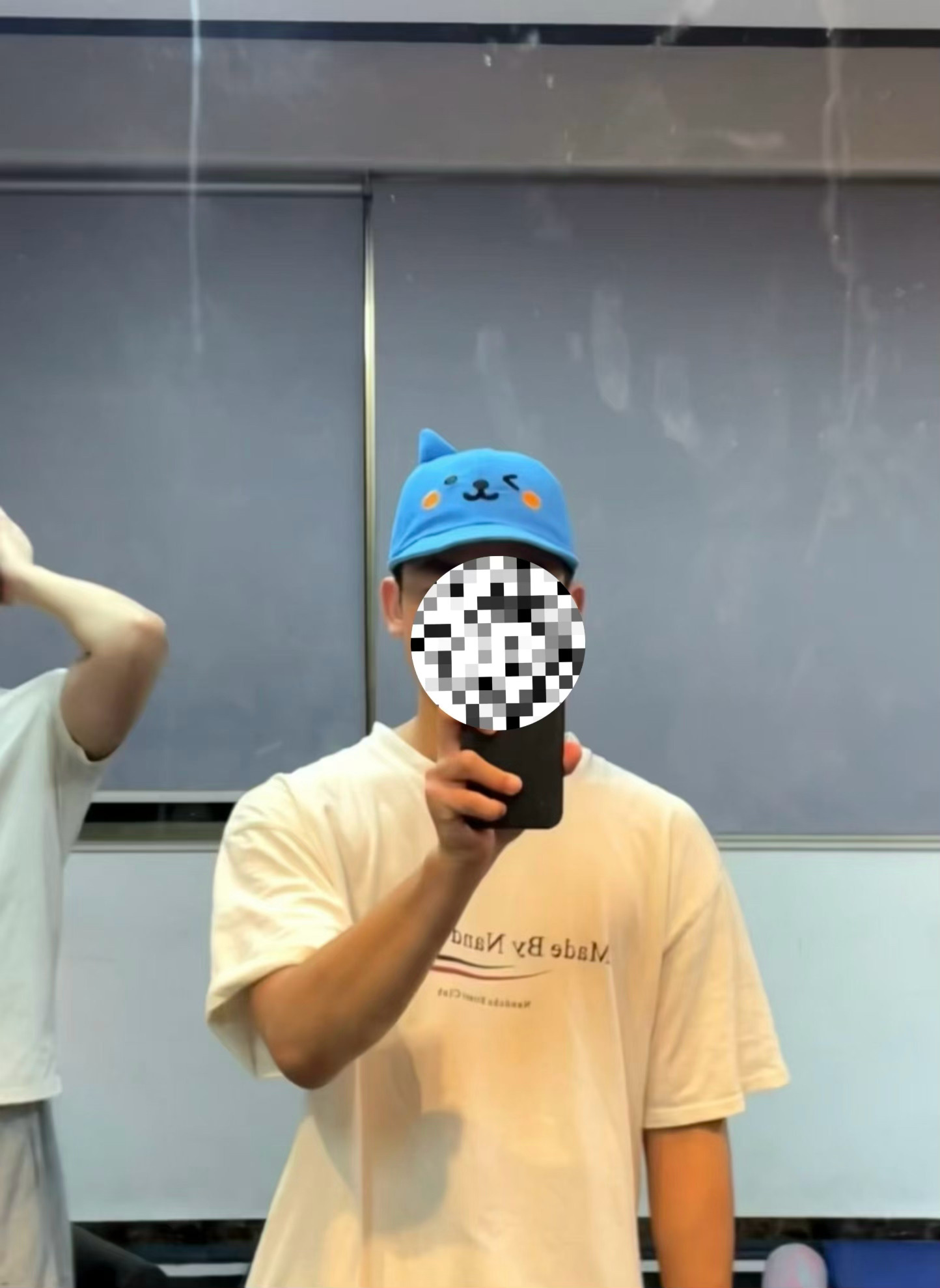 这个就是我呀头上顶着一个妙脆角 
