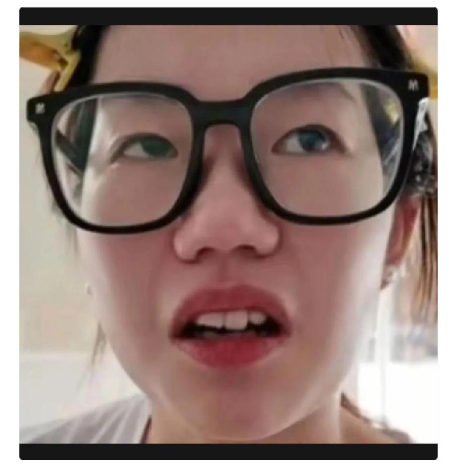 我给我奶奶看了熊女士的照片
我奶奶叹了口气说了一句
我万万没想到的话，虽然我催你