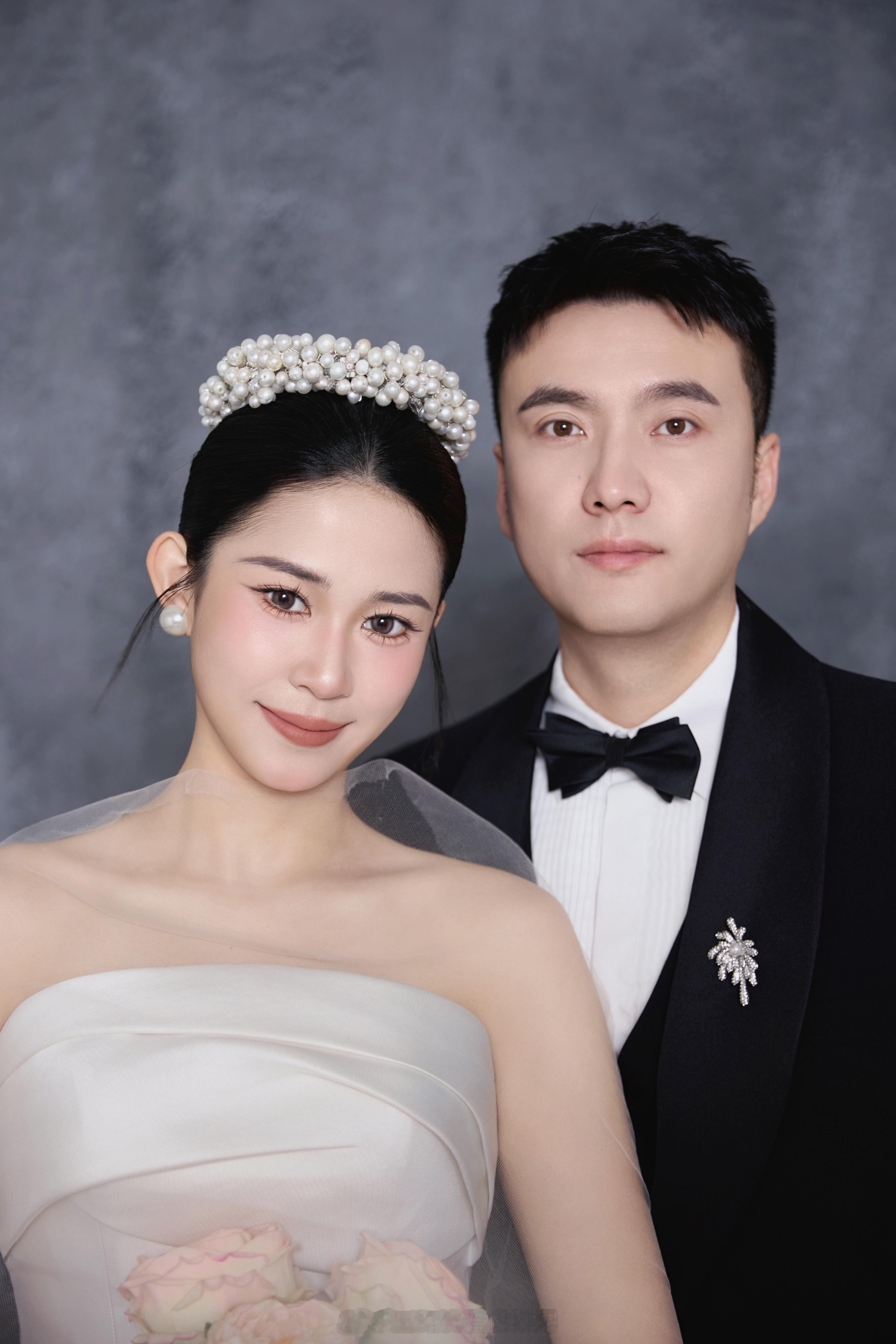 做婚礼mv的时候意外发现了还有这张特写！我都忘记了！...两个人眼里全是对自己的