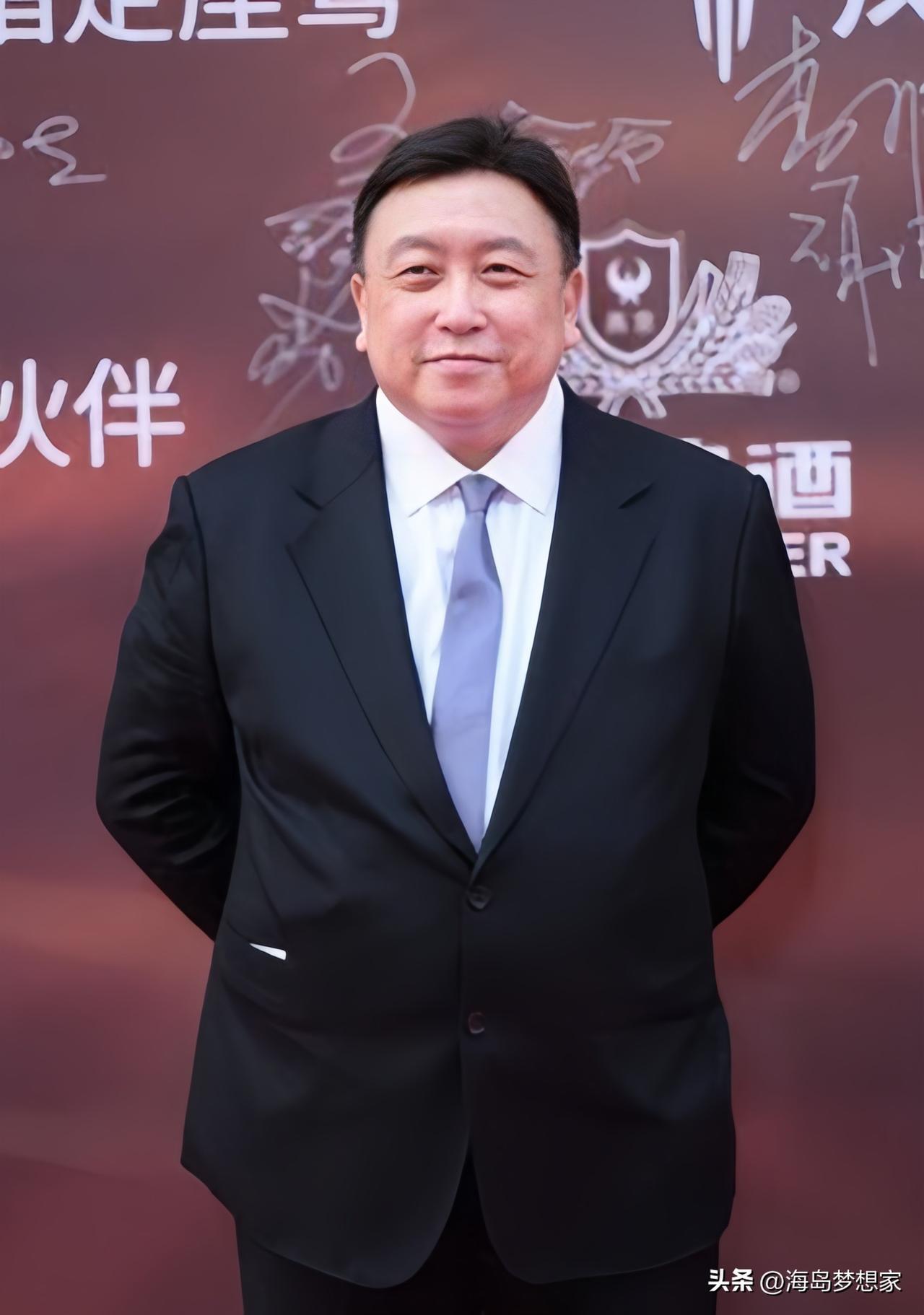 著名导演、编剧、监制、演员，王晶1955年5月3日出生于中国香港，祖籍浙江绍兴，