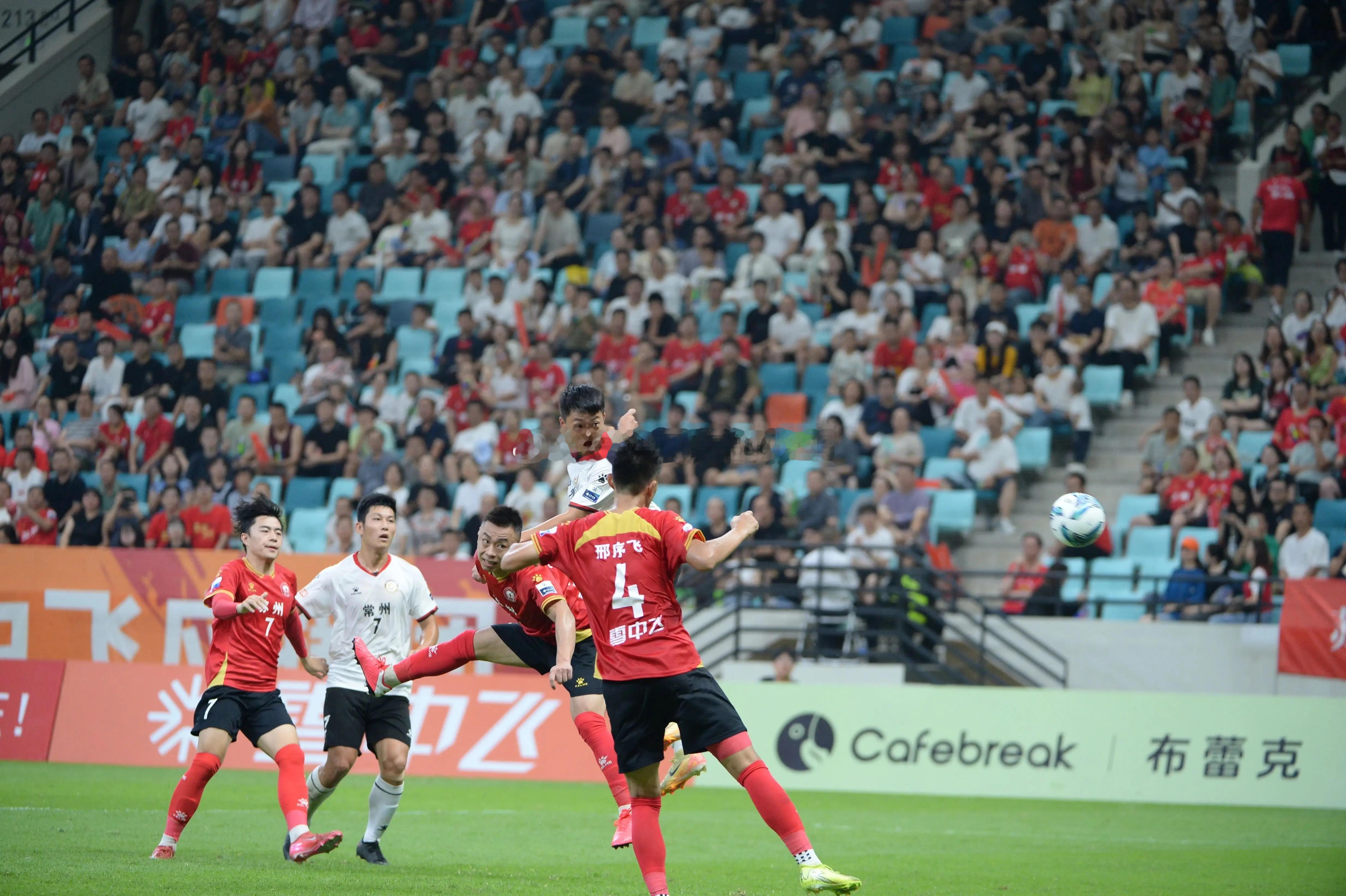 苏超主冠名商报价达到5000万 ｜苏超新赛季招商工作接近尾声 苏超定位“全民足球