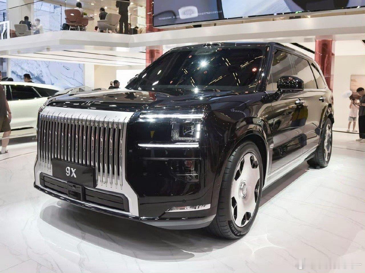 汽车[超话]  “杭州湾库里南”极氪9X在成都车展正式预售，价格47.99～56
