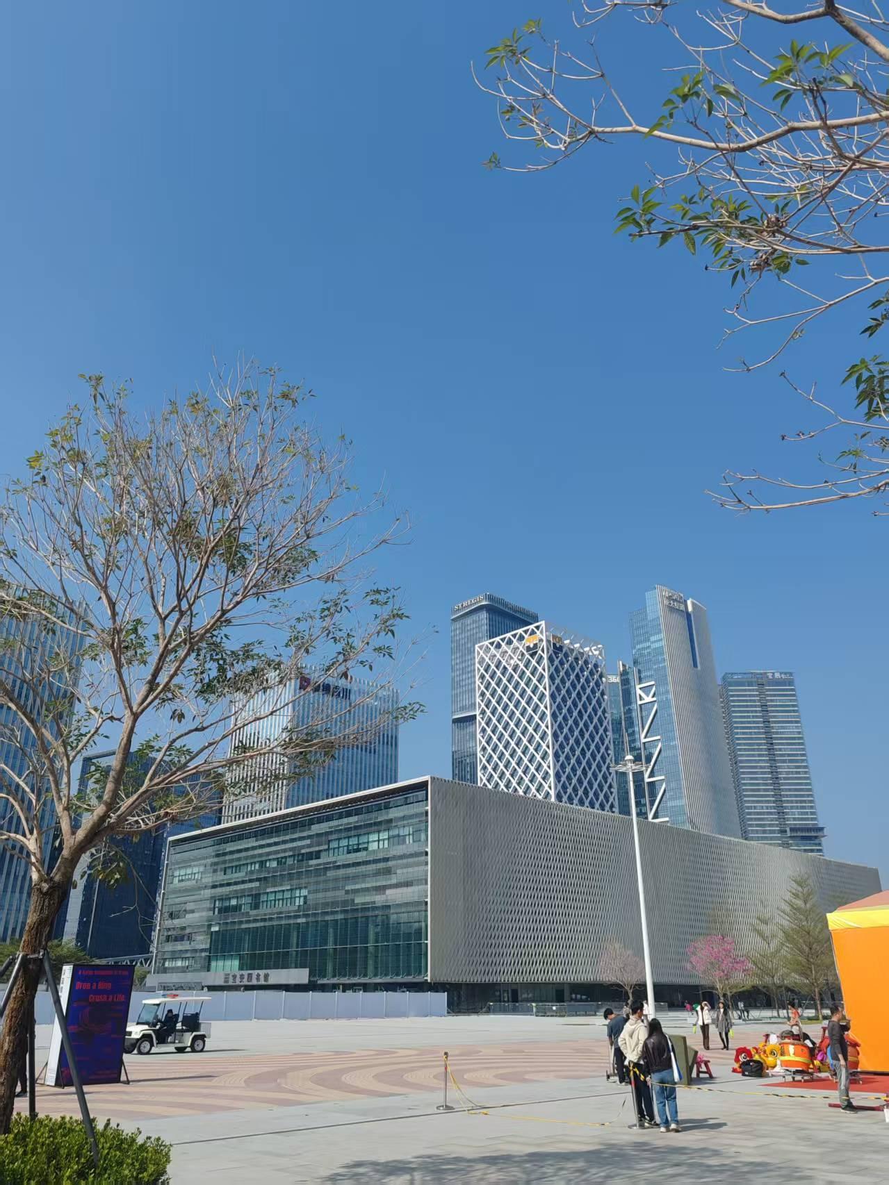 万亿元，而江苏为14.24 万亿元，两者仅相差3400 亿元。而2024 年广东