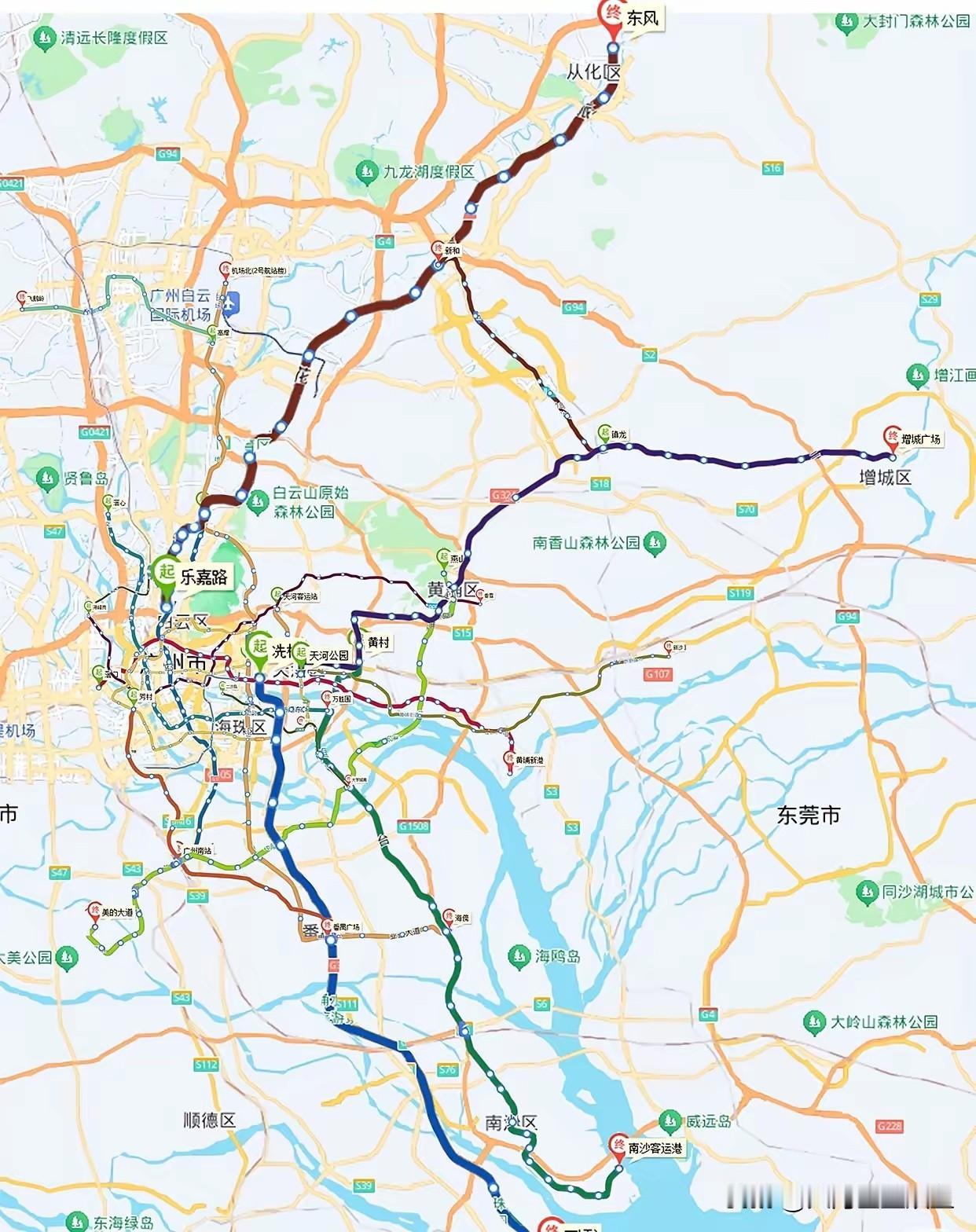 坐4号线早高峰跟挤沙丁鱼罐头似的，车厢窄得背包都得举头顶，稍微胖点转身能蹭掉别人