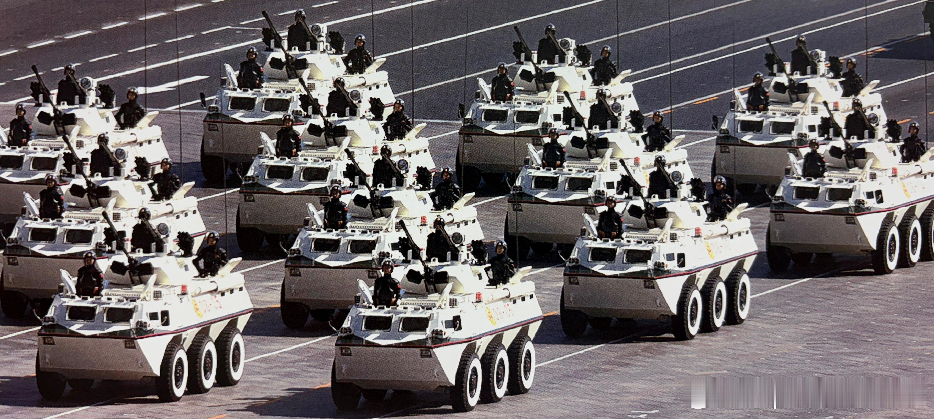 2009年10月1日国庆阅兵的武警轮式装甲车方队军事历史全触达