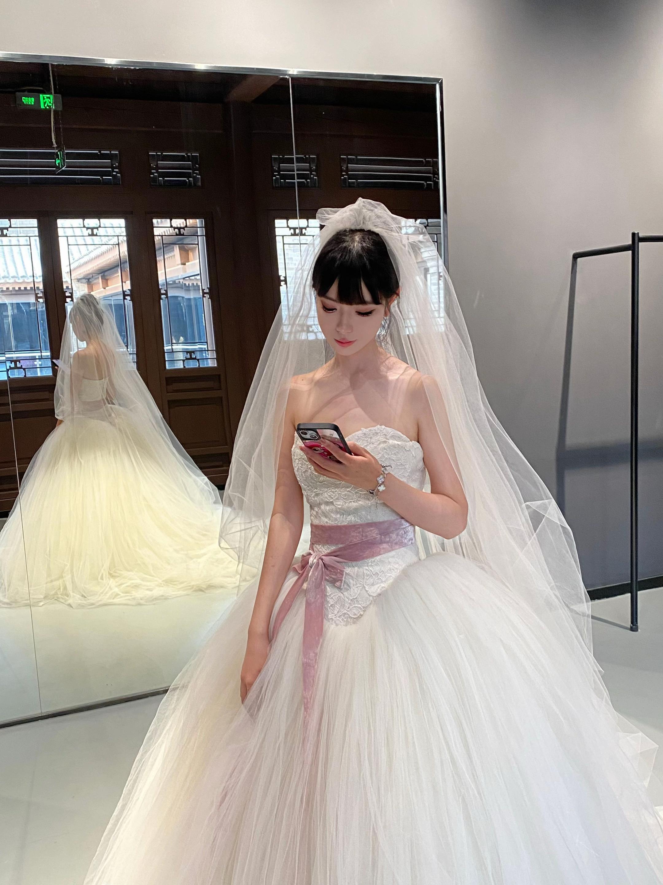 为自己穿一次verawang 的婚纱