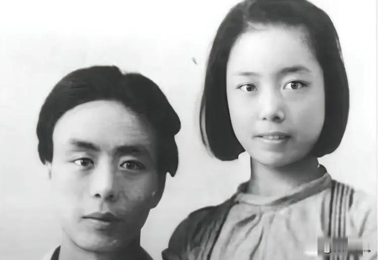 笔下写尽家国山河，却难渡本心：1955年艾青那段饱受争议的往事
 
阅读此文前，