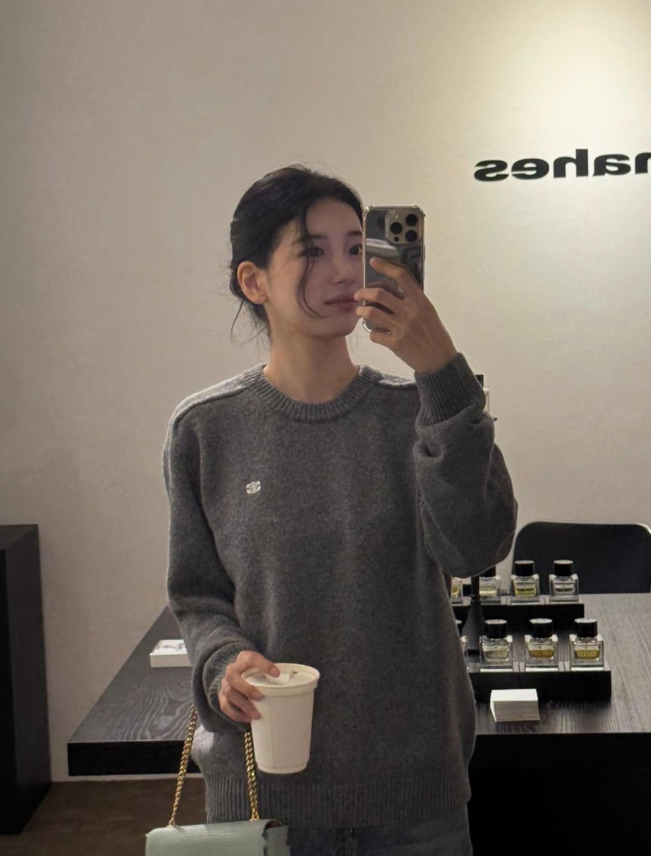 裴秀智 裴秀智 去林珍娜和张姬领的香水啦看看👀给姐妹做宣传 ​​​