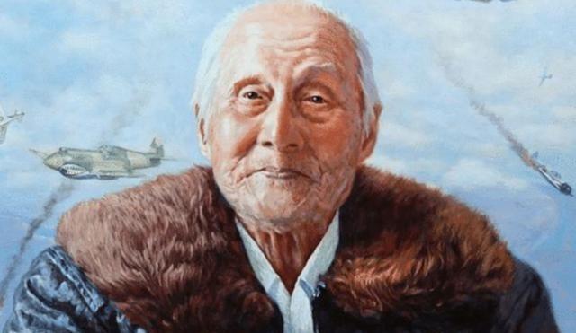 1983年，63岁老人正给领导倒水，领导低头一看，这老人竟穿着空军专用的拉练裤，