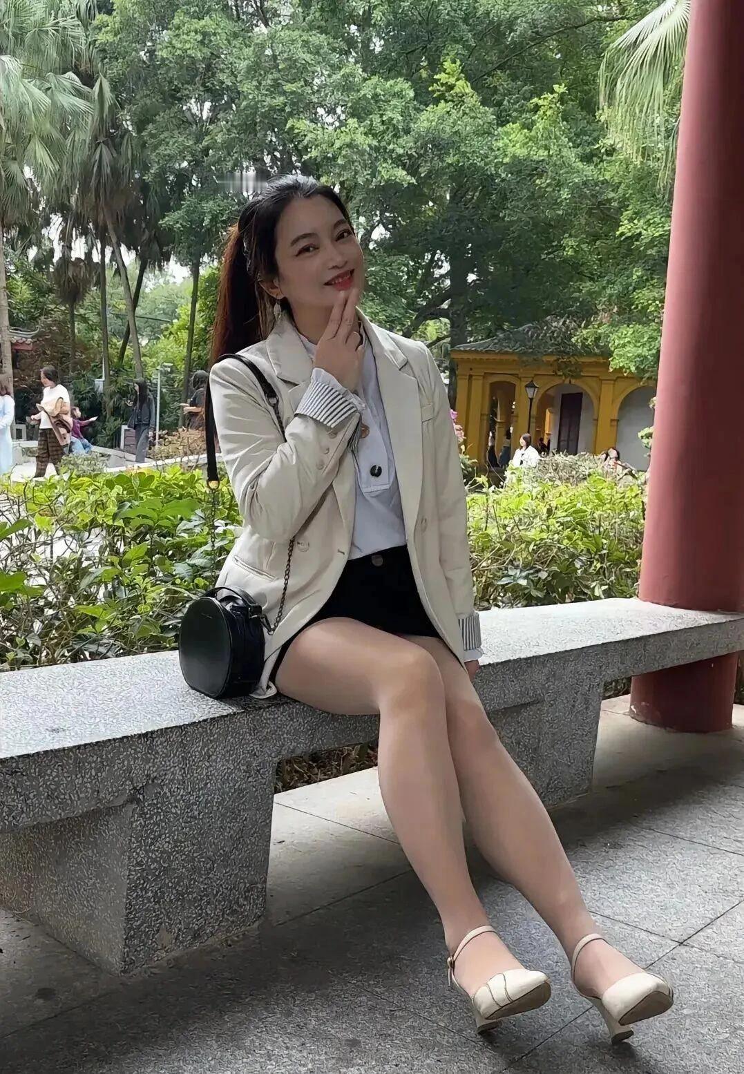 年少不知阿姨好