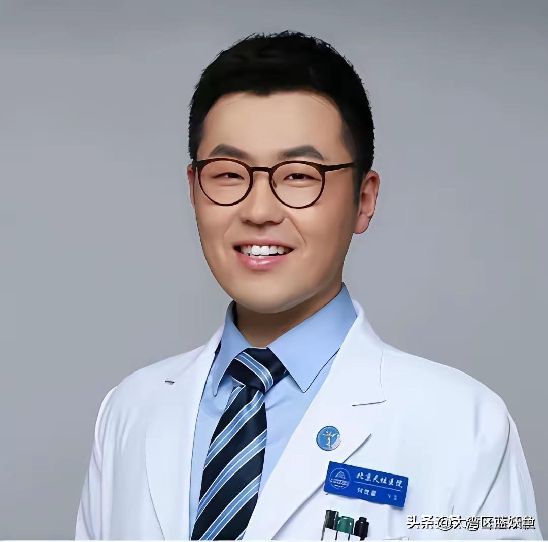 从厕所台灯到协和手术台：他凭什么逆袭？
 
山东菏泽小伙何世豪的故事，最近在家长