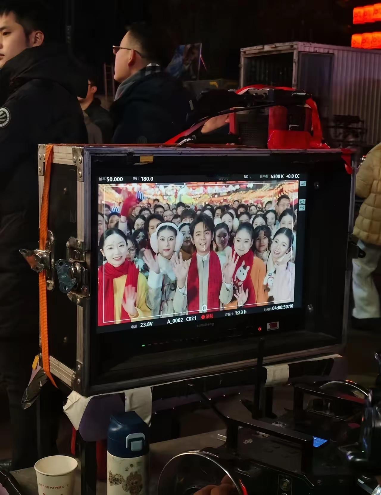 春晚已经悄悄点明，2026年最赚钱的方向，根本不是盲目开店开厂。今年春晚多次聚焦