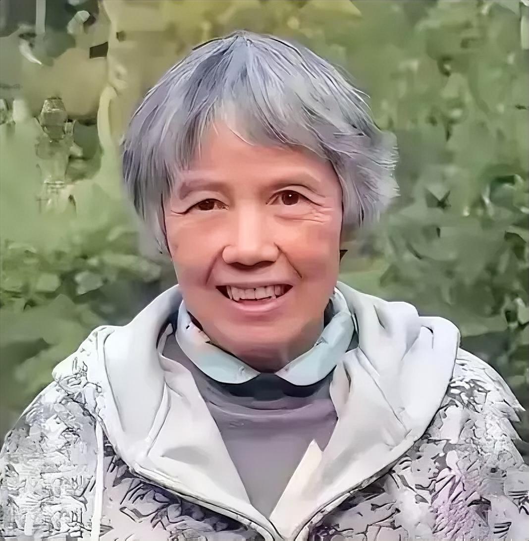 1984年，黄令仪收到通知：停止集成电路和芯片的研发，她冲进办公室大喊：“不能停