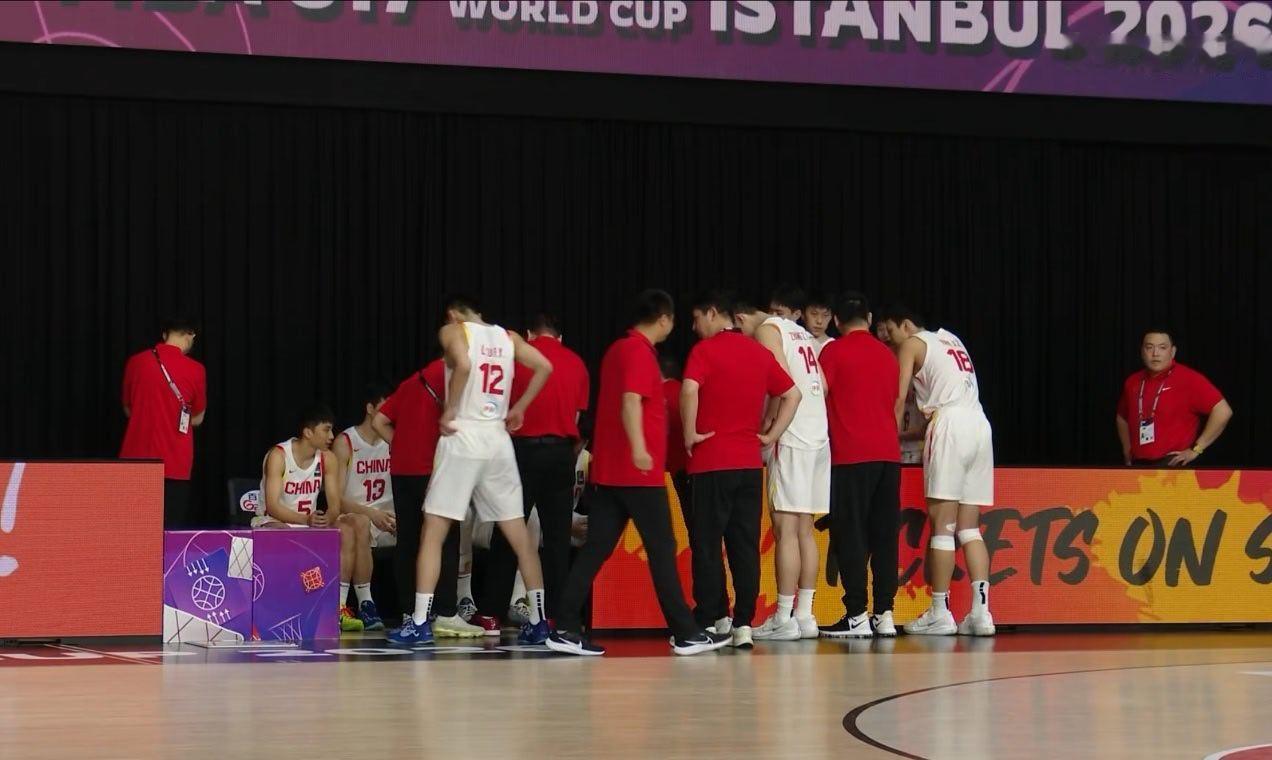 看比赛咯～～fibau17世界杯