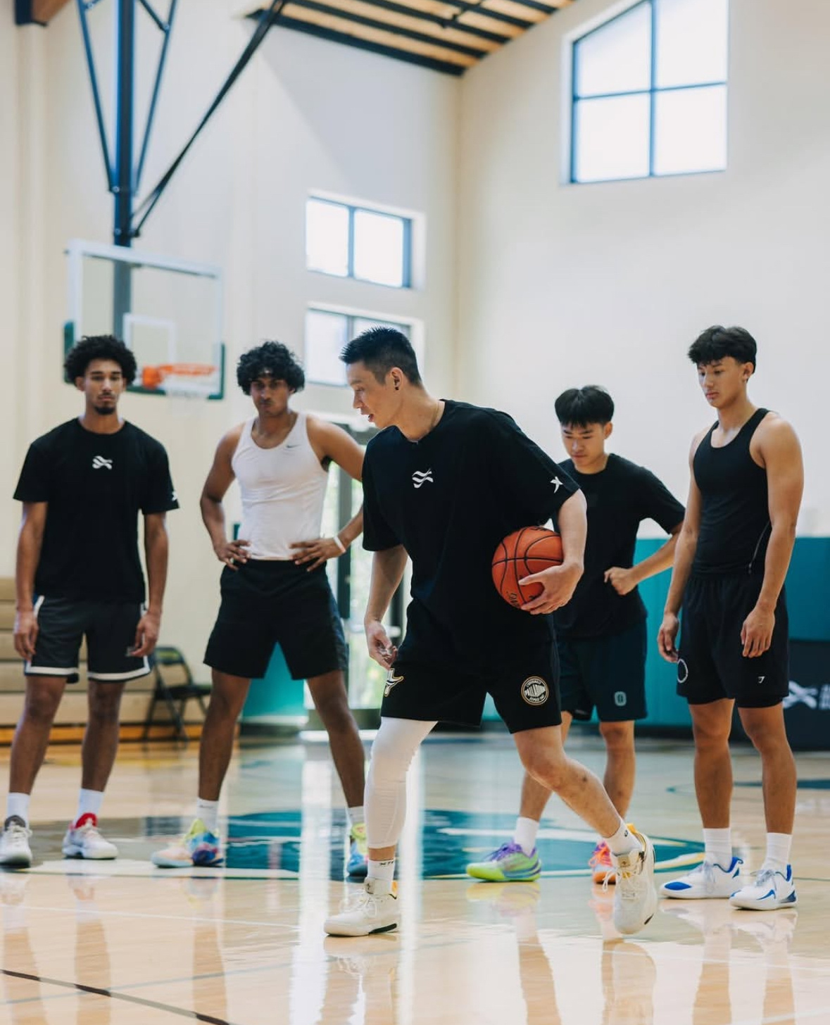 赵维伦跟林书豪一起训练💦 ​​​