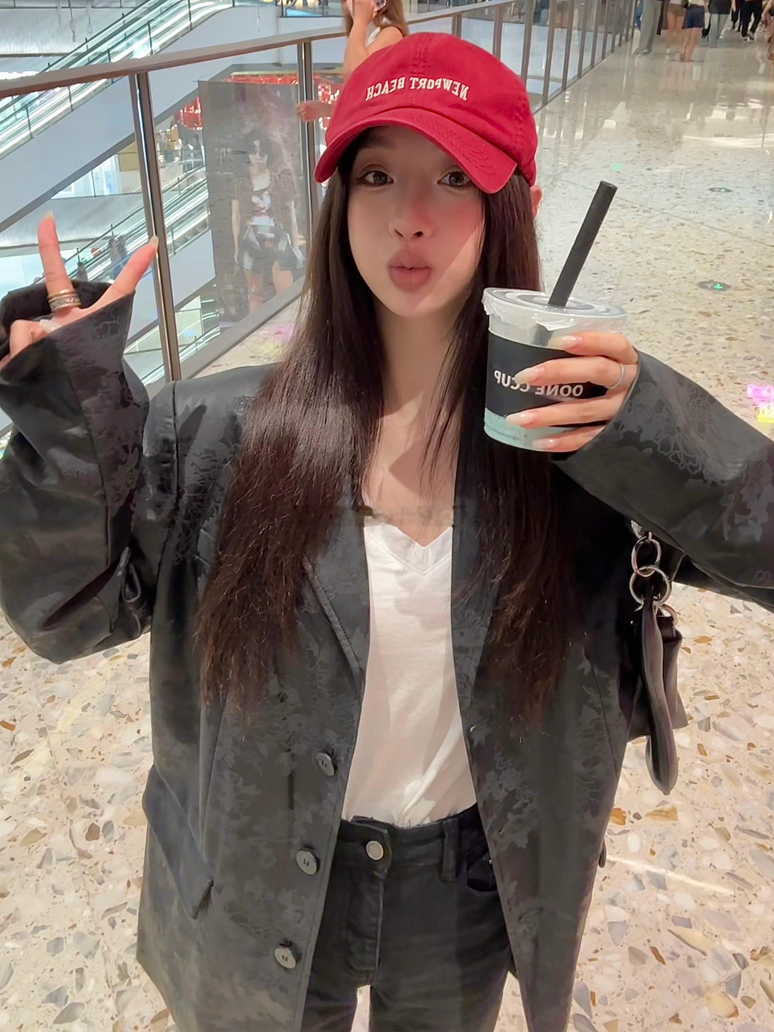 皮衣我先穿上了又吃好吃的饭了！ ​​​