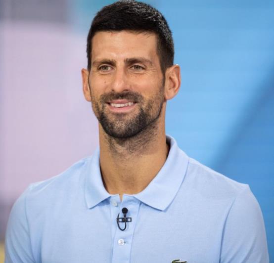 德约科维奇谈起过往，
“我选择了最难的运动。我父亲不得不去借高利贷。
他要了50