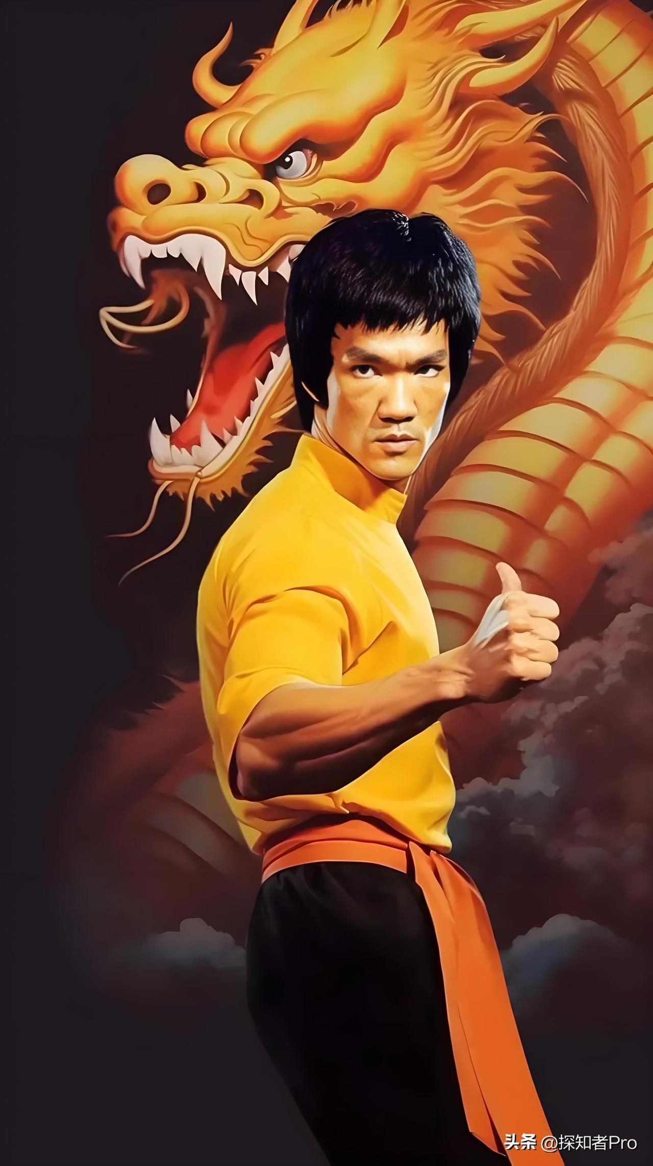 李小龙，逝去50多年，为何至今也无人能撼动？
看看只活了32岁的李小龙有多牛：