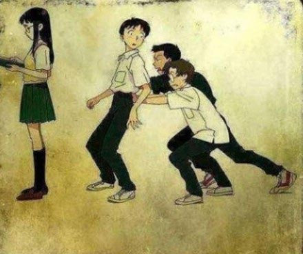 还记得小时候，你把你的哥们推向你喜欢的女孩吗 ​​​