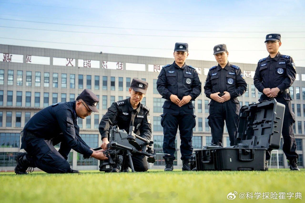 月亮警官普法说 陌生信息藏陷阱，擦亮双眼别轻信。早安！枣安说早安反诈全民行动  