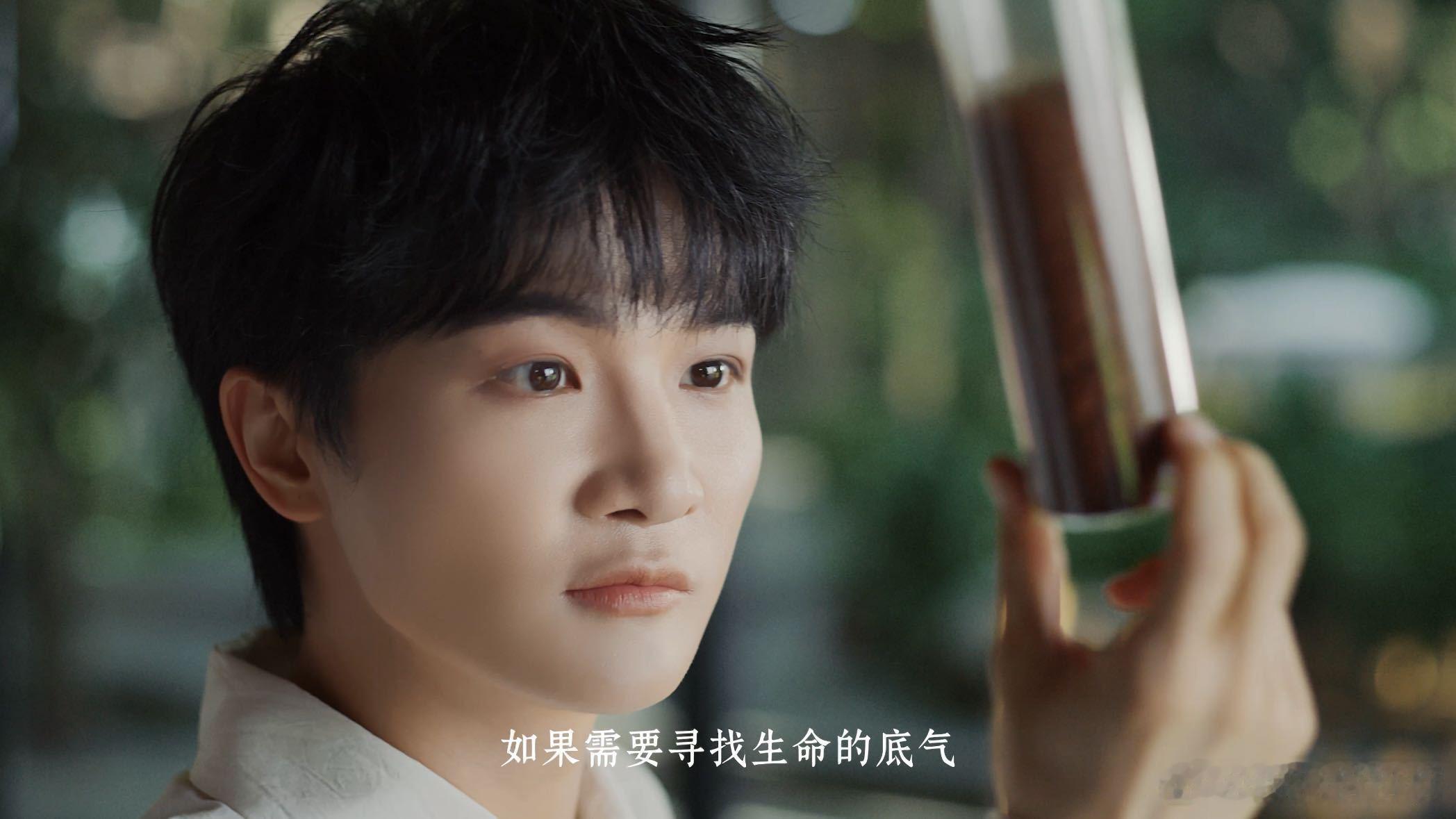 周深问你会深信什么 真心推荐静下心看完品牌这次的特别企划。它早已超出普通宣传片的